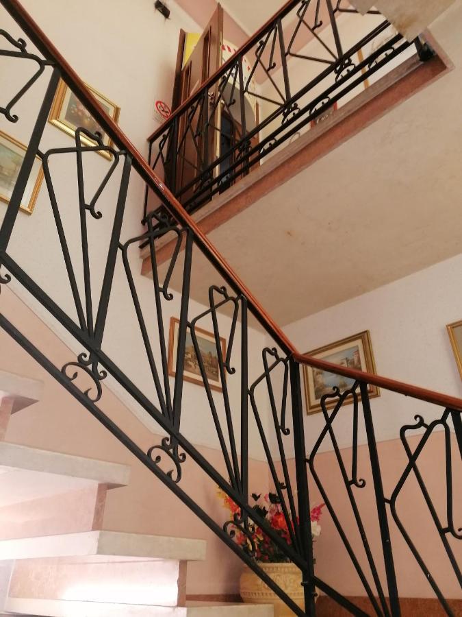 Sacco Bed&Breakfast โรวีโก ภายนอก รูปภาพ